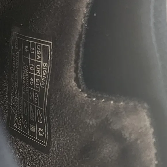 [ EARTH SIGNAL] Men's size 11 signal sport mules in charcoal nubuck .