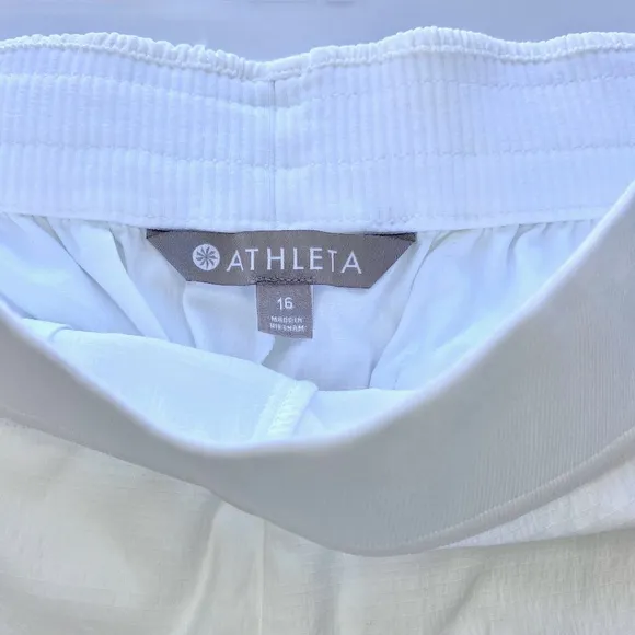 ATHLETA MOD TREKKIE SHORT