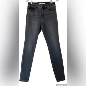 Athleta Skulptek Ultra Skinny Grey Wash Jeans High Waisted 8 Tall w/ Zip Pocket
