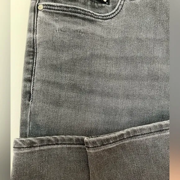 Athleta Skulptek Ultra Skinny Grey Wash Jeans High Waisted 8 Tall w/ Zip Pocket
