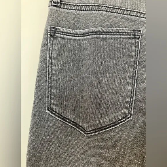 Athleta Skulptek Ultra Skinny Grey Wash Jeans High Waisted 8 Tall w/ Zip Pocket