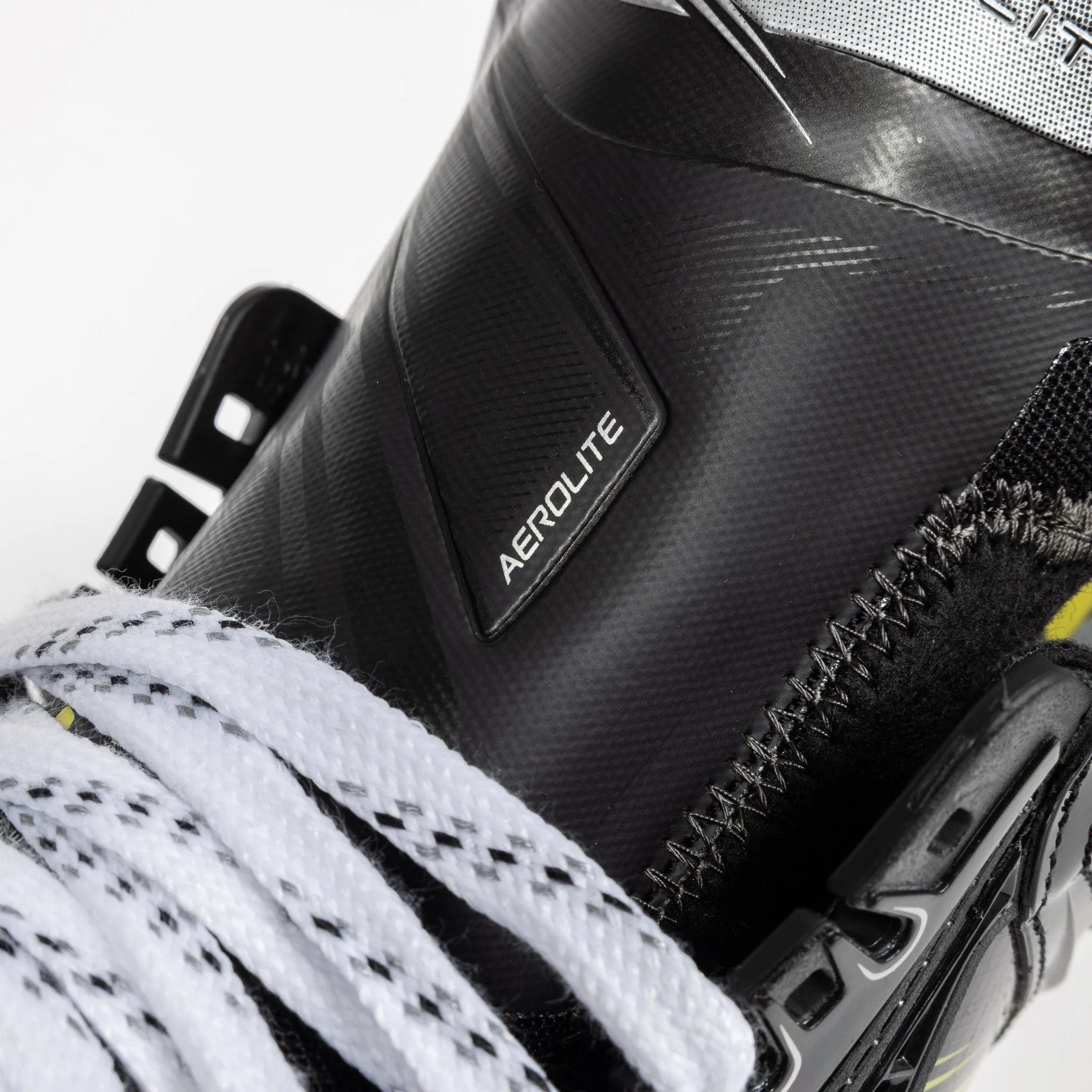 Bauer Vapor HyperLite 2 Senior Hockey Skates