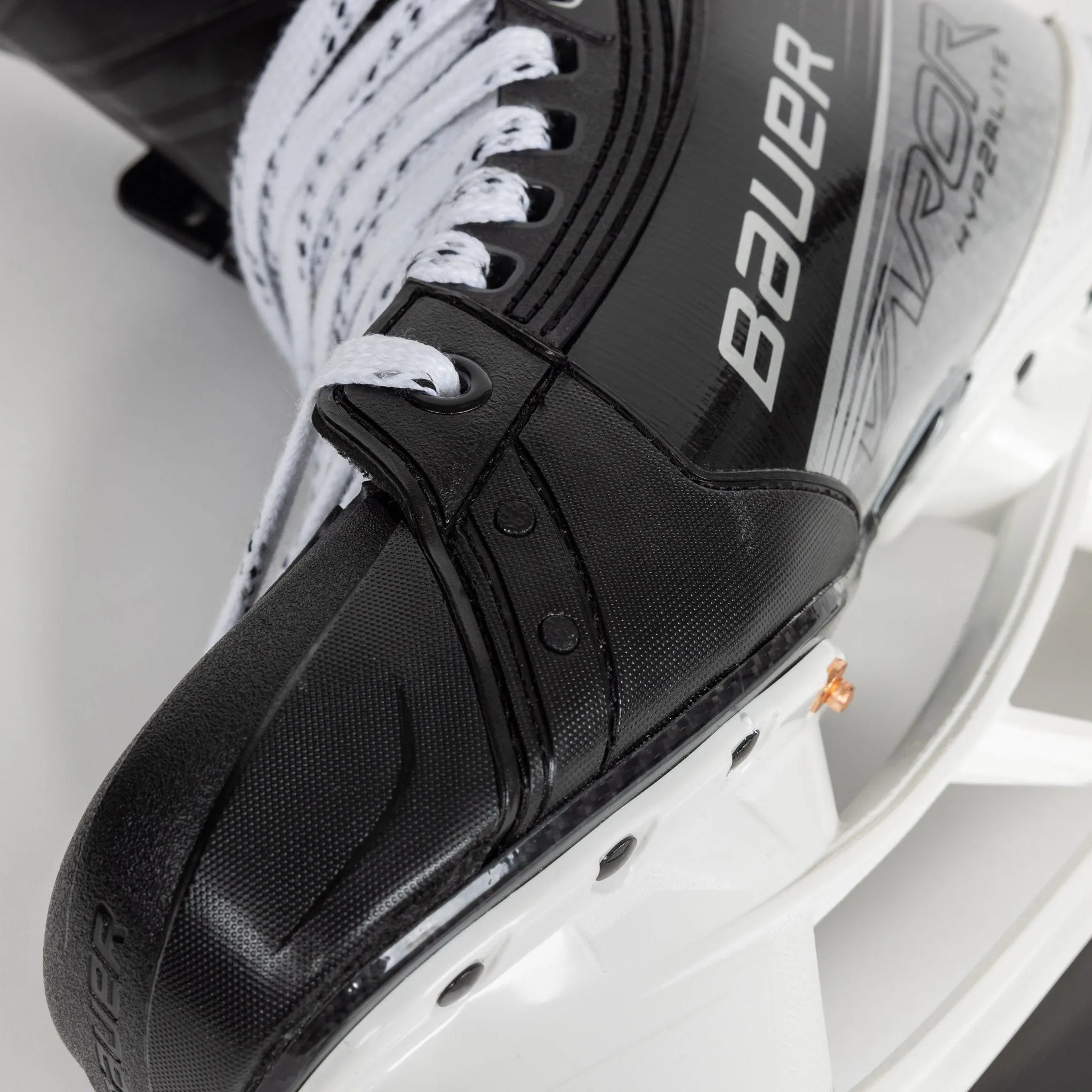 Bauer Vapor HyperLite 2 Senior Hockey Skates
