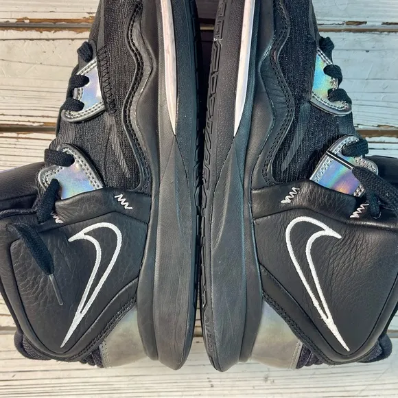CLEAN Size 8 - Nike Kyrie Irving Infinity Black Metallic Silver Basketball Shoe
