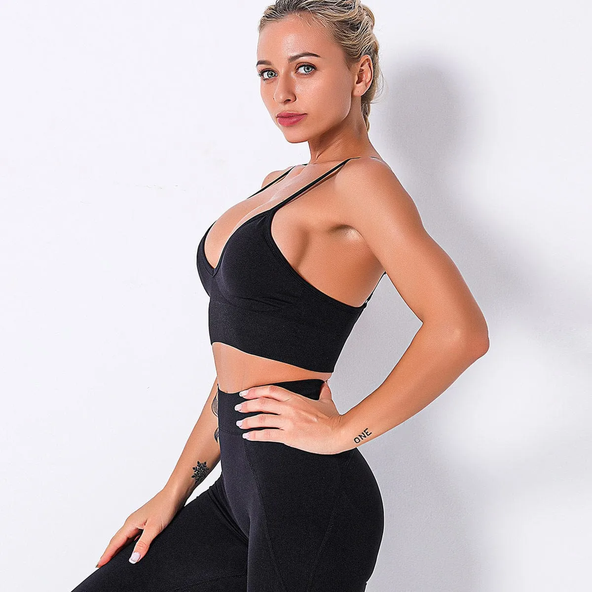 Crack Minimal Seamless Sports Bra