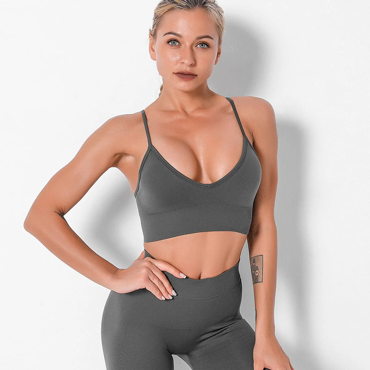 Crack Minimal Seamless Sports Bra