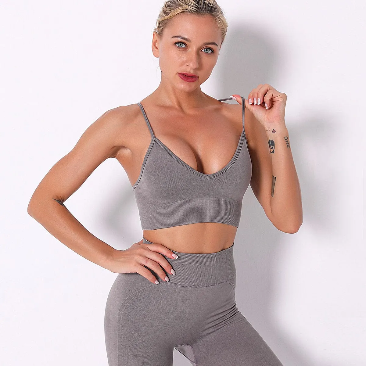 Crack Minimal Seamless Sports Bra
