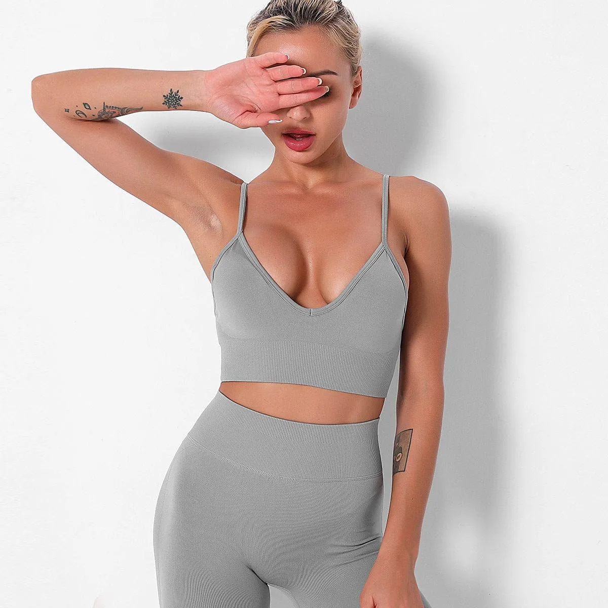 Crack Minimal Seamless Sports Bra