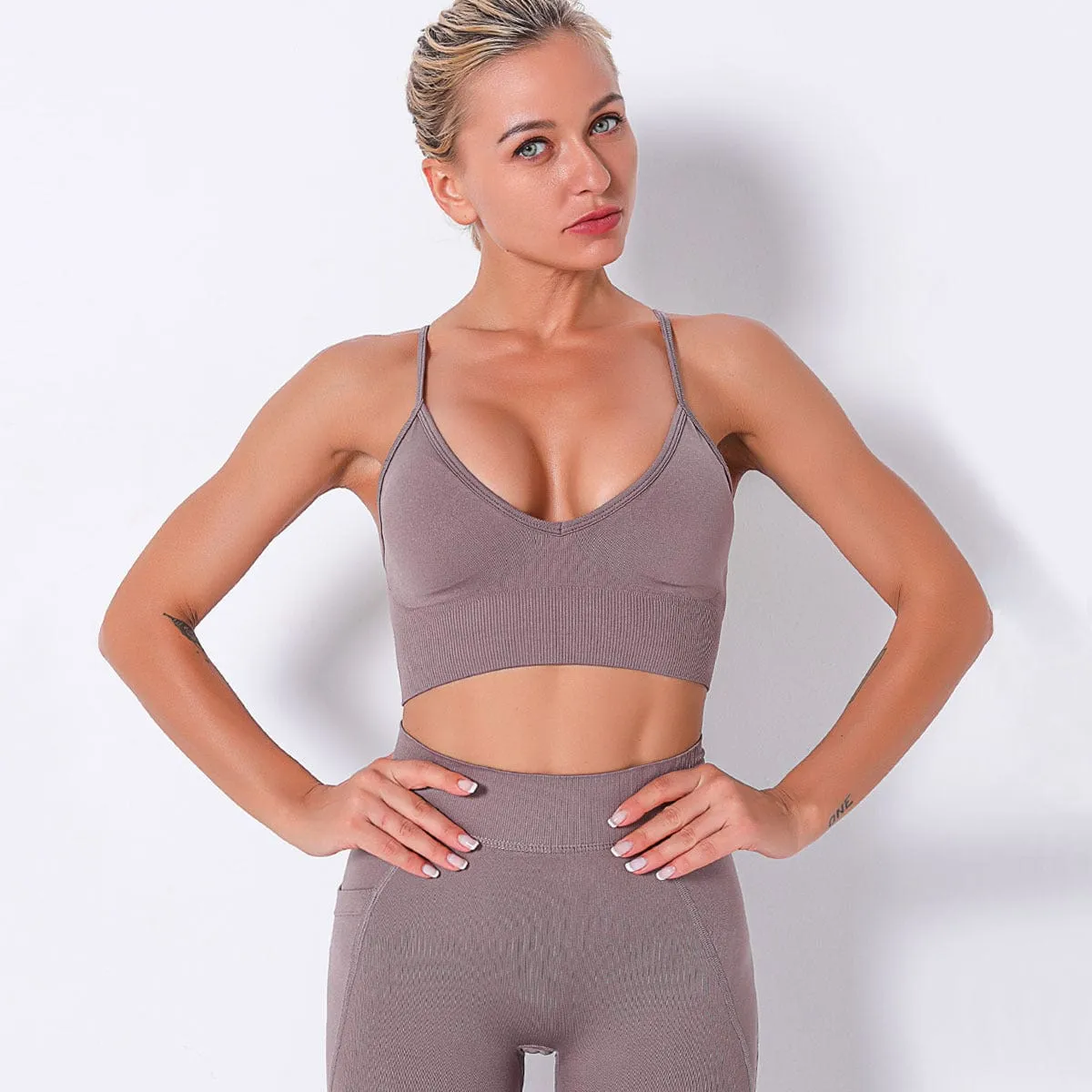 Crack Minimal Seamless Sports Bra