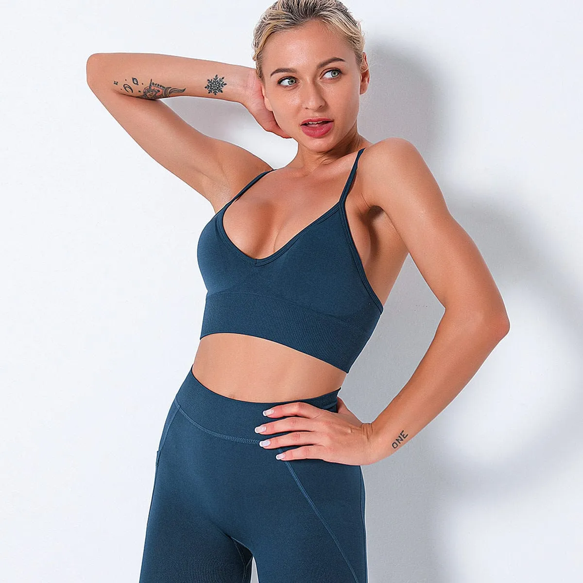 Crack Minimal Seamless Sports Bra