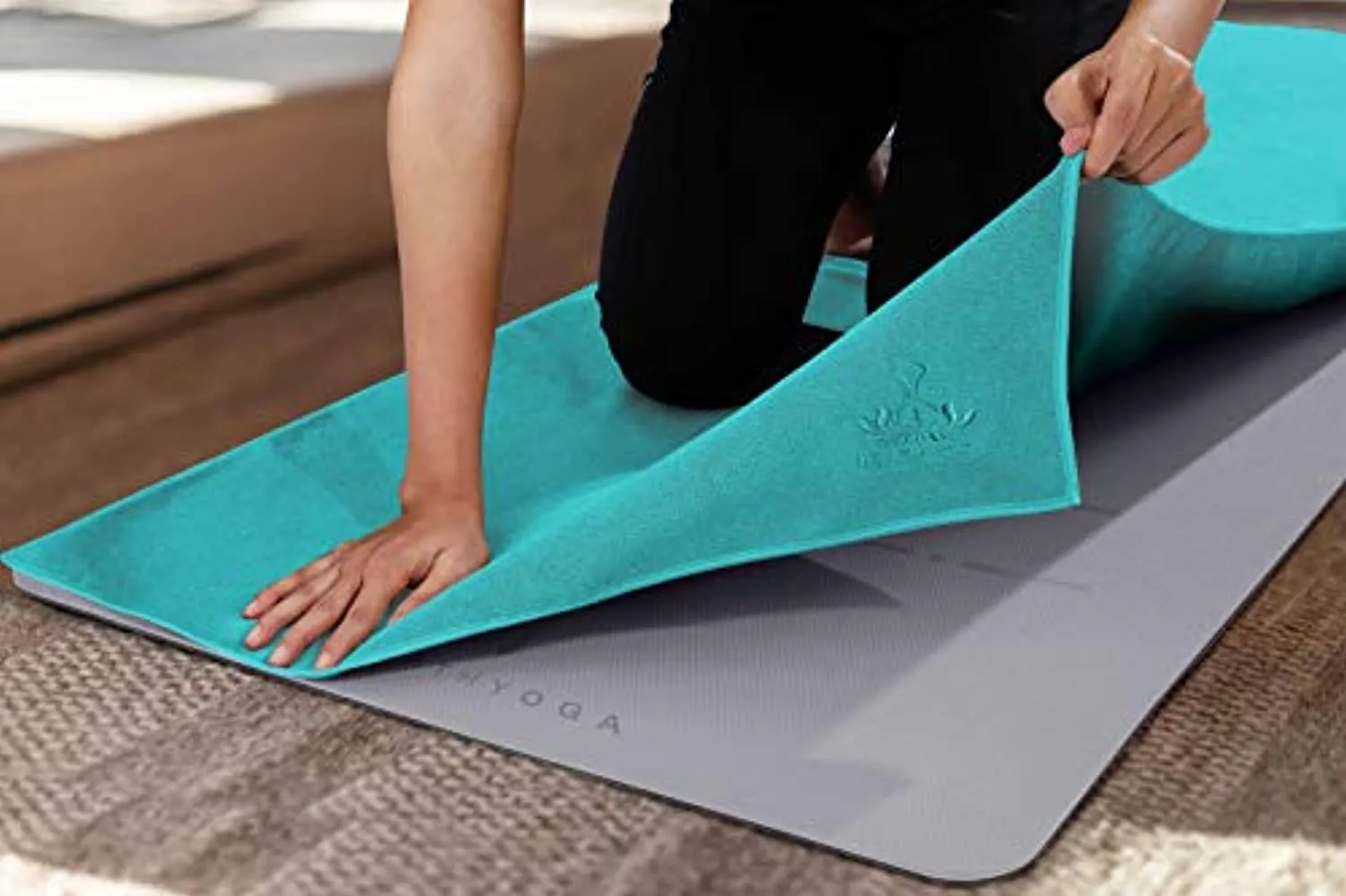 Heathyoga toalla de yoga antideslizante para yoga, esterilla de yoga con agarre de silicona y botella de spray gratis, toalla de microfibra para Bikram, yoga caliente, pilates y fitness
