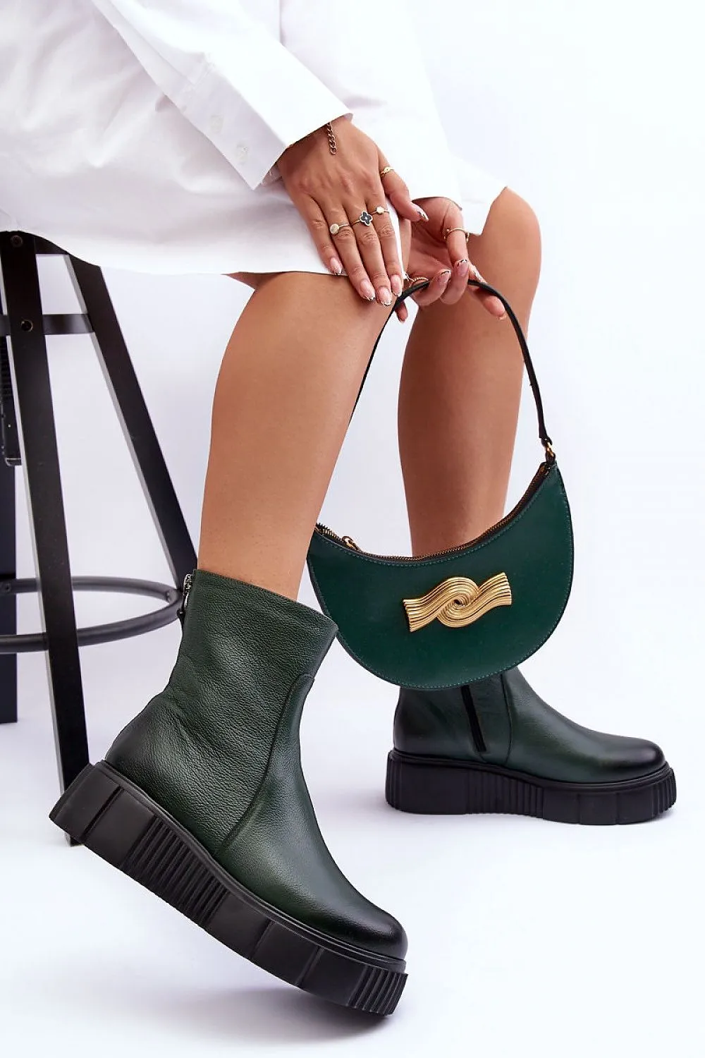 Heeled low shoes