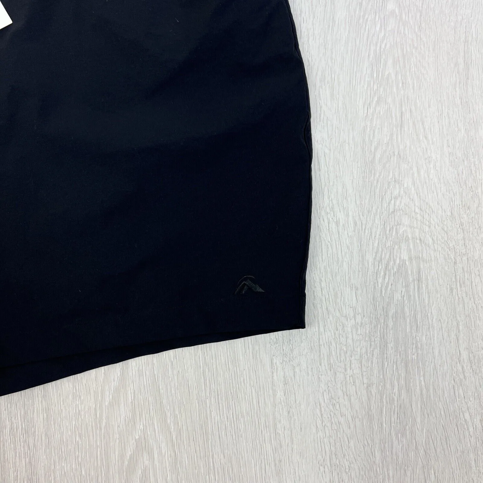 Macpac Womens Black Hike Short V2 Size 20 With Belt (New) RRP $119