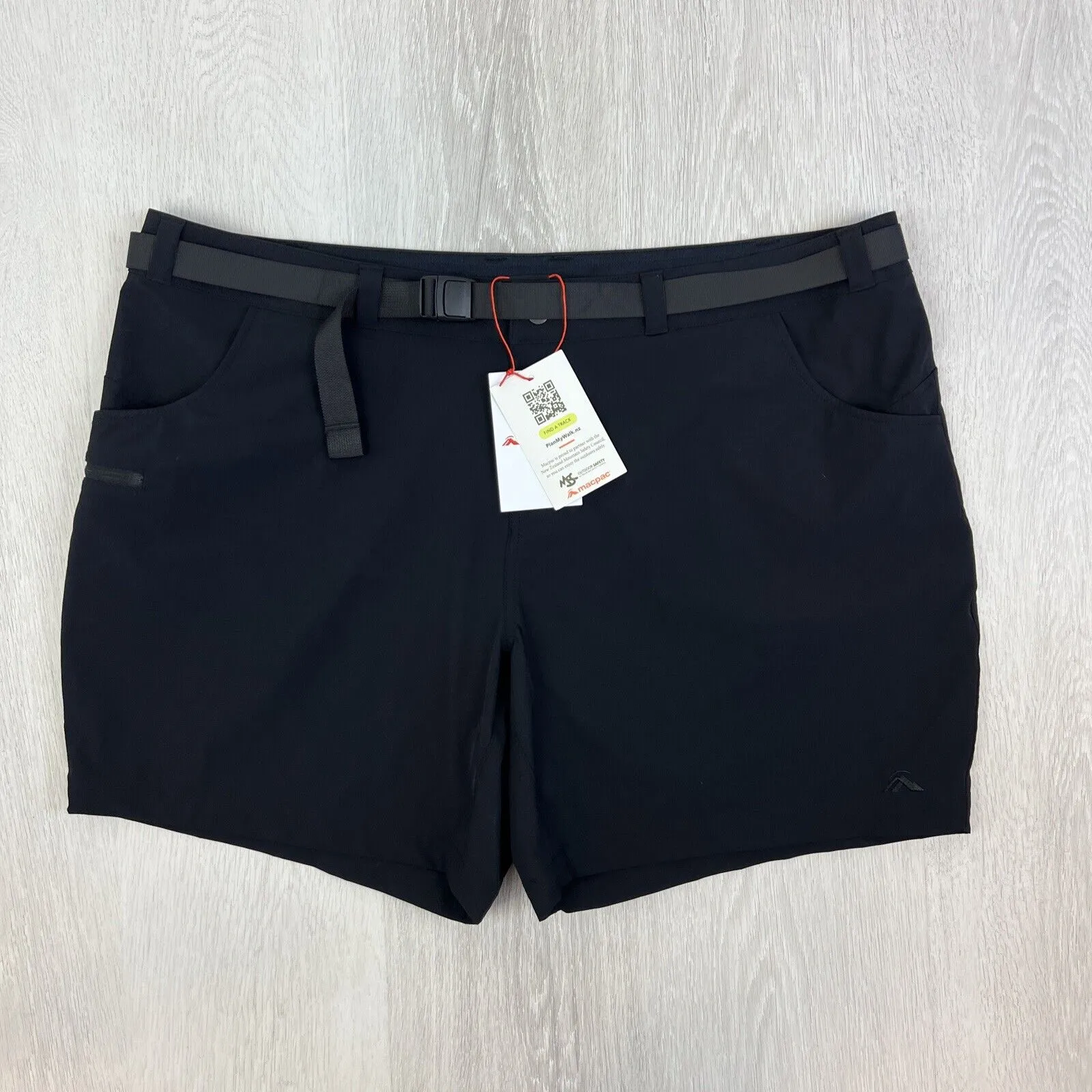 Macpac Womens Black Hike Short V2 Size 20 With Belt (New) RRP $119