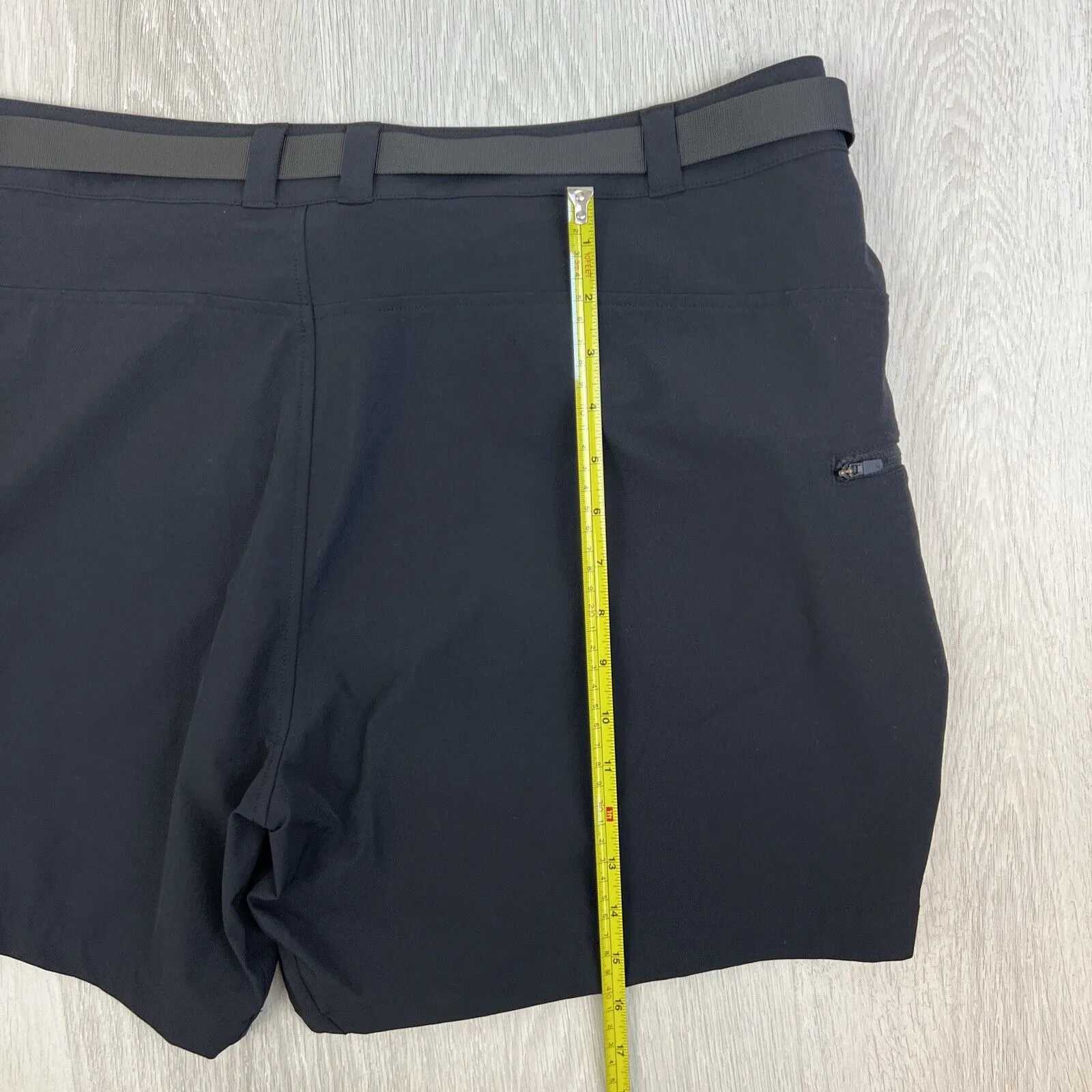 Macpac Womens Black Hike Short V2 Size 20 With Belt (New) RRP $119