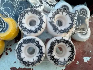 MOONSHINE - QUAD - 53mm 101A TWISTED TEAM WHEELS