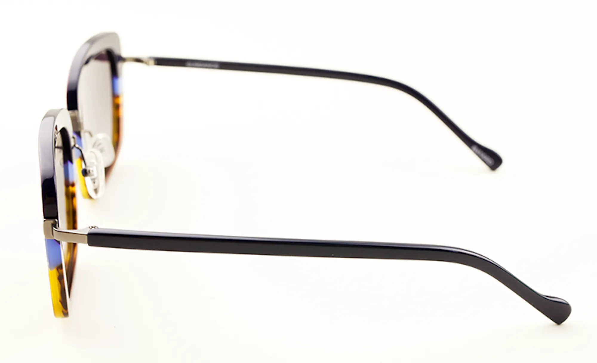 Mott & Bayard Sundace