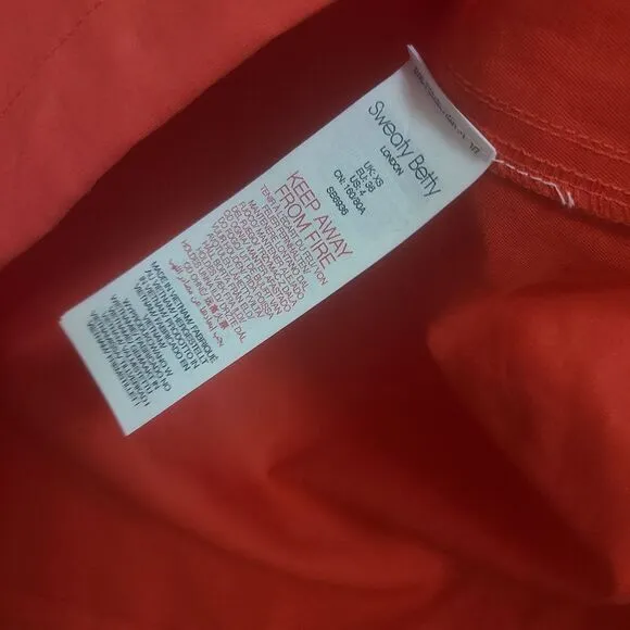 NEW Sweaty Betty Nomad Tulip Red Jacket Pullover Hood Lightweight Size XS