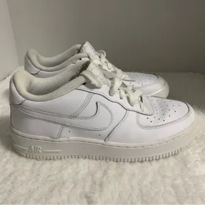 Nike Air Force 1 Low GS Triple White Shoes DH2920-111 Size‎ 6y