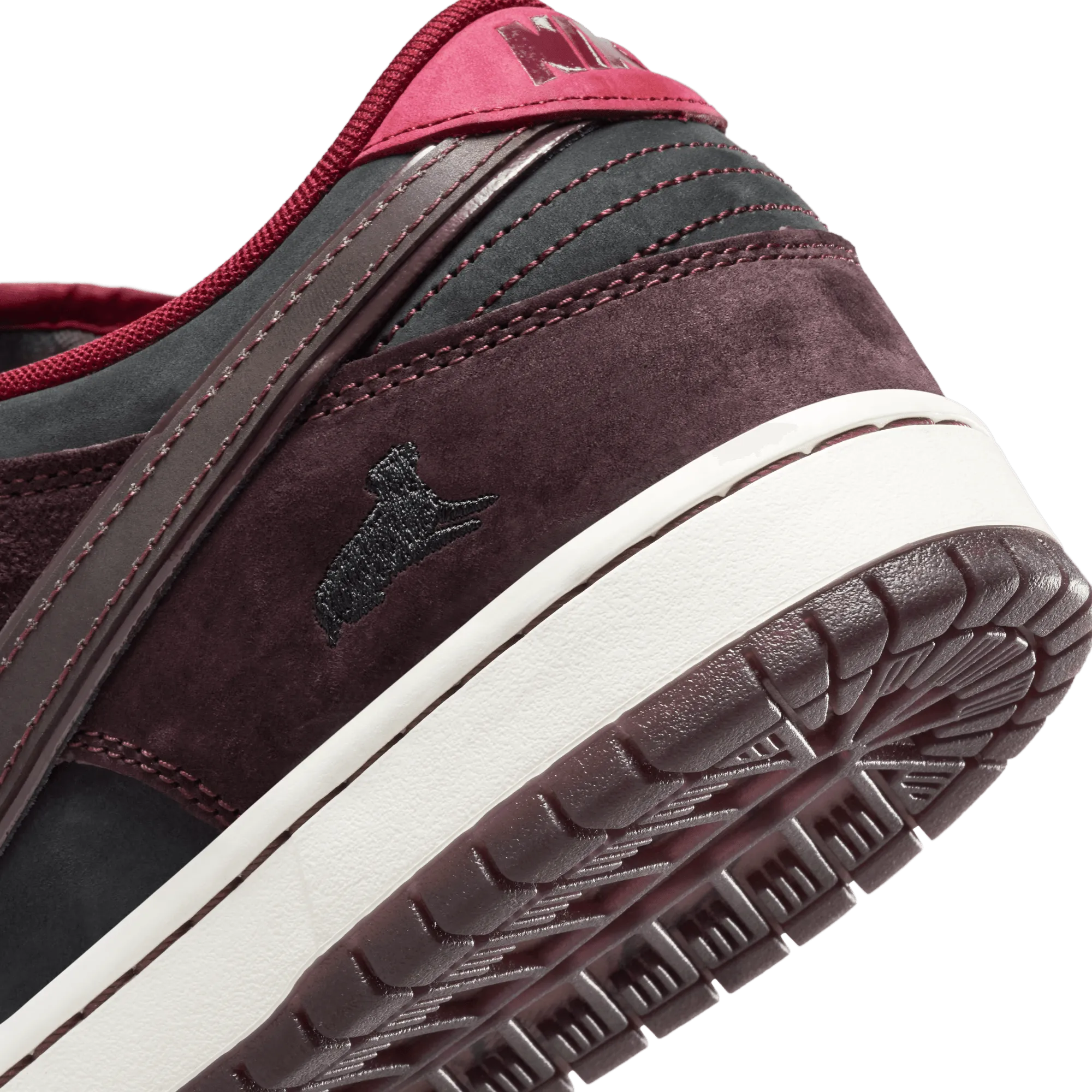 NIKE SB DUNK LOW PRO QS
