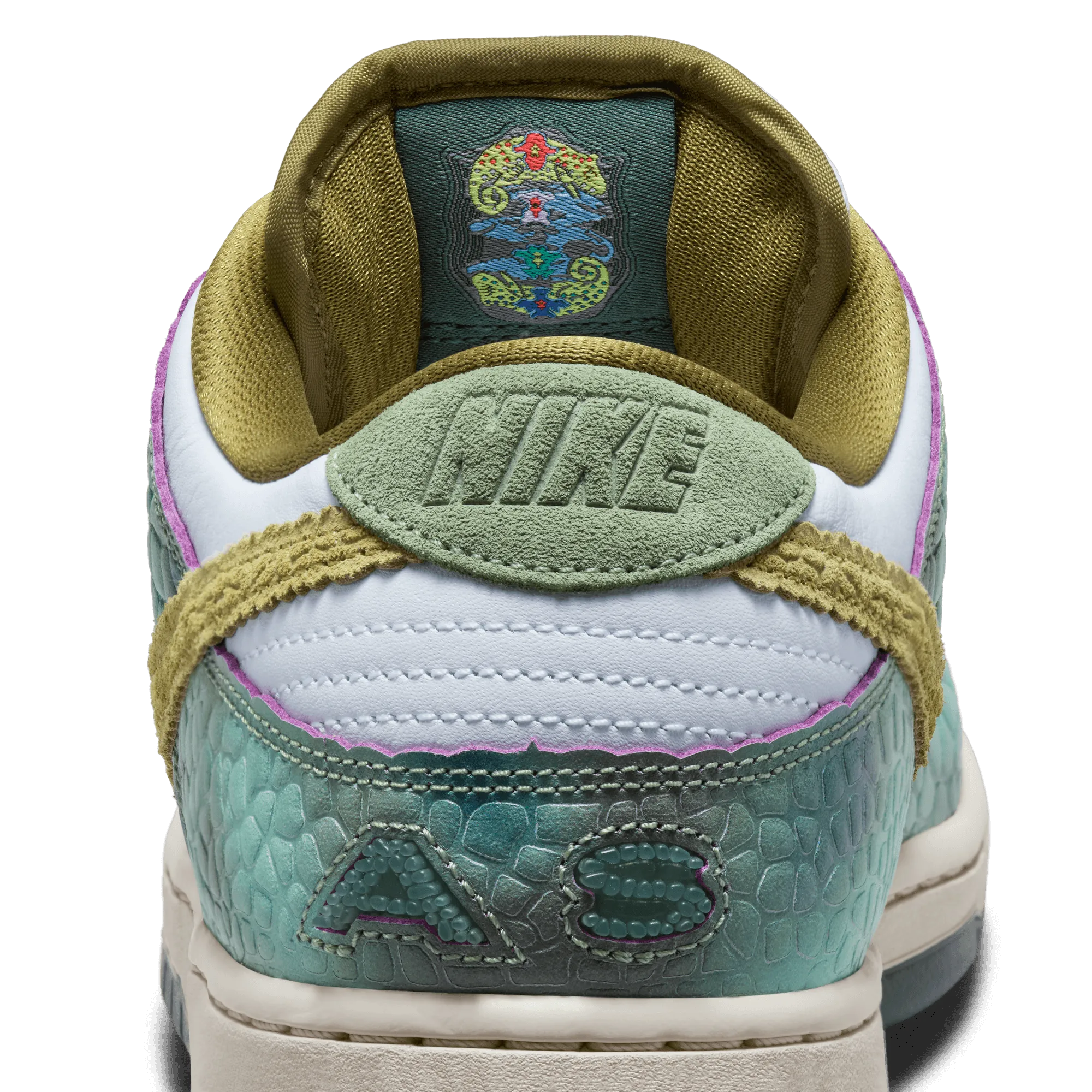 NIKE SB DUNK LOW PRO