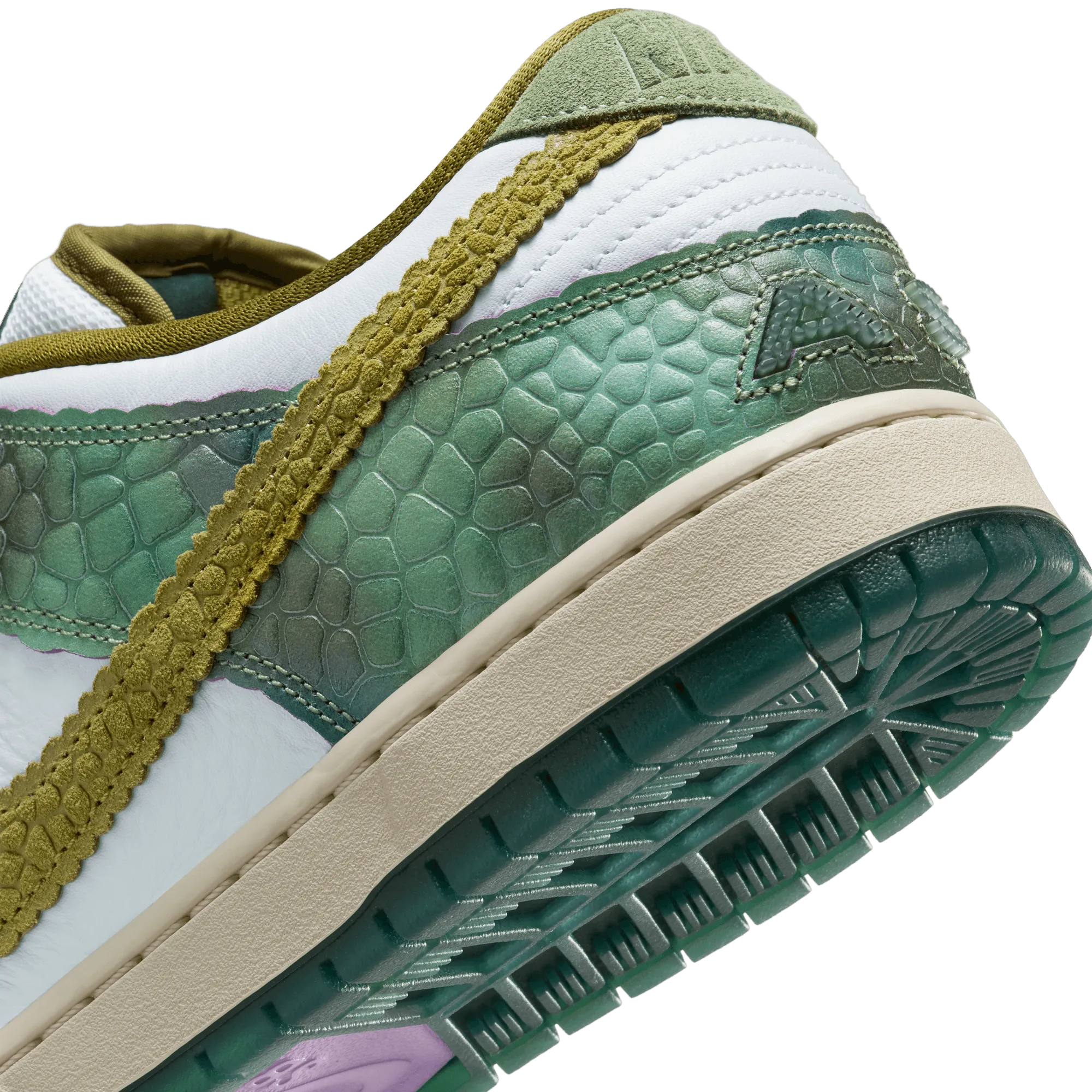 NIKE SB DUNK LOW PRO