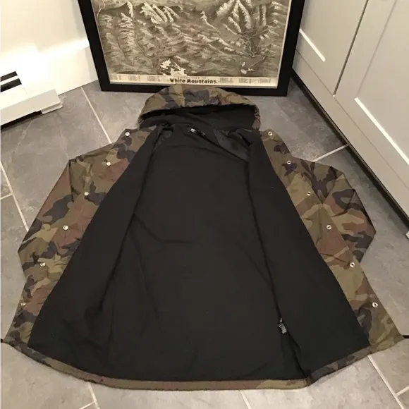 Obey Womens Camouflage Hooded Jacket Size XS Softshell Nylon Windbreaker Zip Up