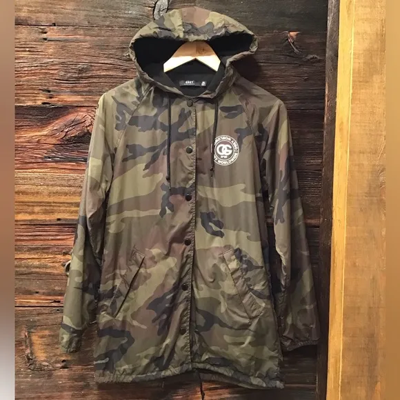 Obey Womens Camouflage Hooded Jacket Size XS Softshell Nylon Windbreaker Zip Up