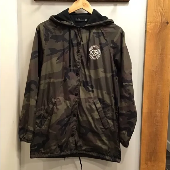Obey Womens Camouflage Hooded Jacket Size XS Softshell Nylon Windbreaker Zip Up