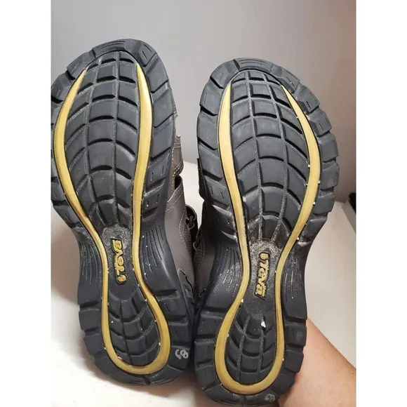Teva Forebay River Sandal Men's Size 9.