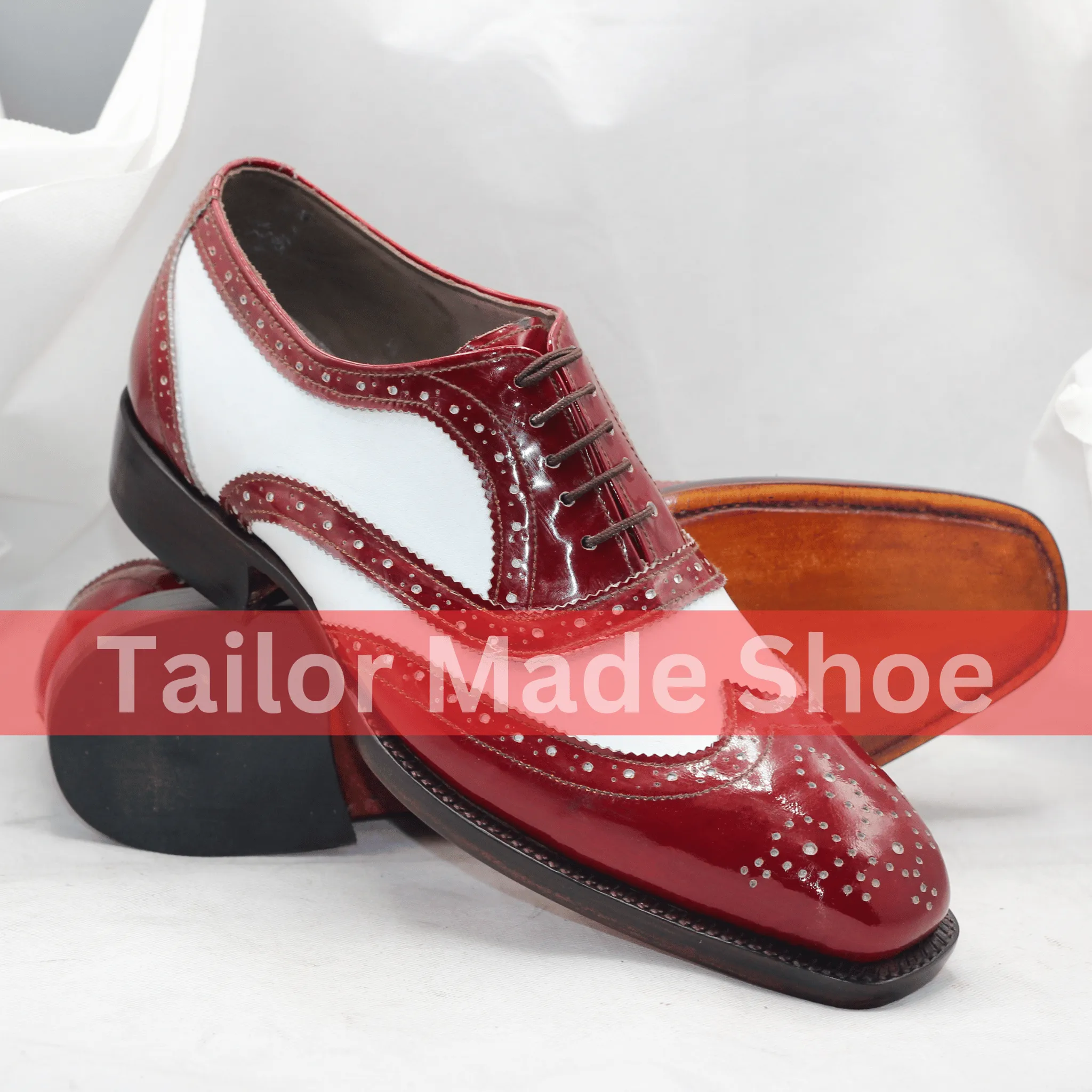 Two-Tone Red and White Wingtip Oxford Shoes – Handcrafted Elegance Luxury Men’s Brogue Shoes in Patent Leather