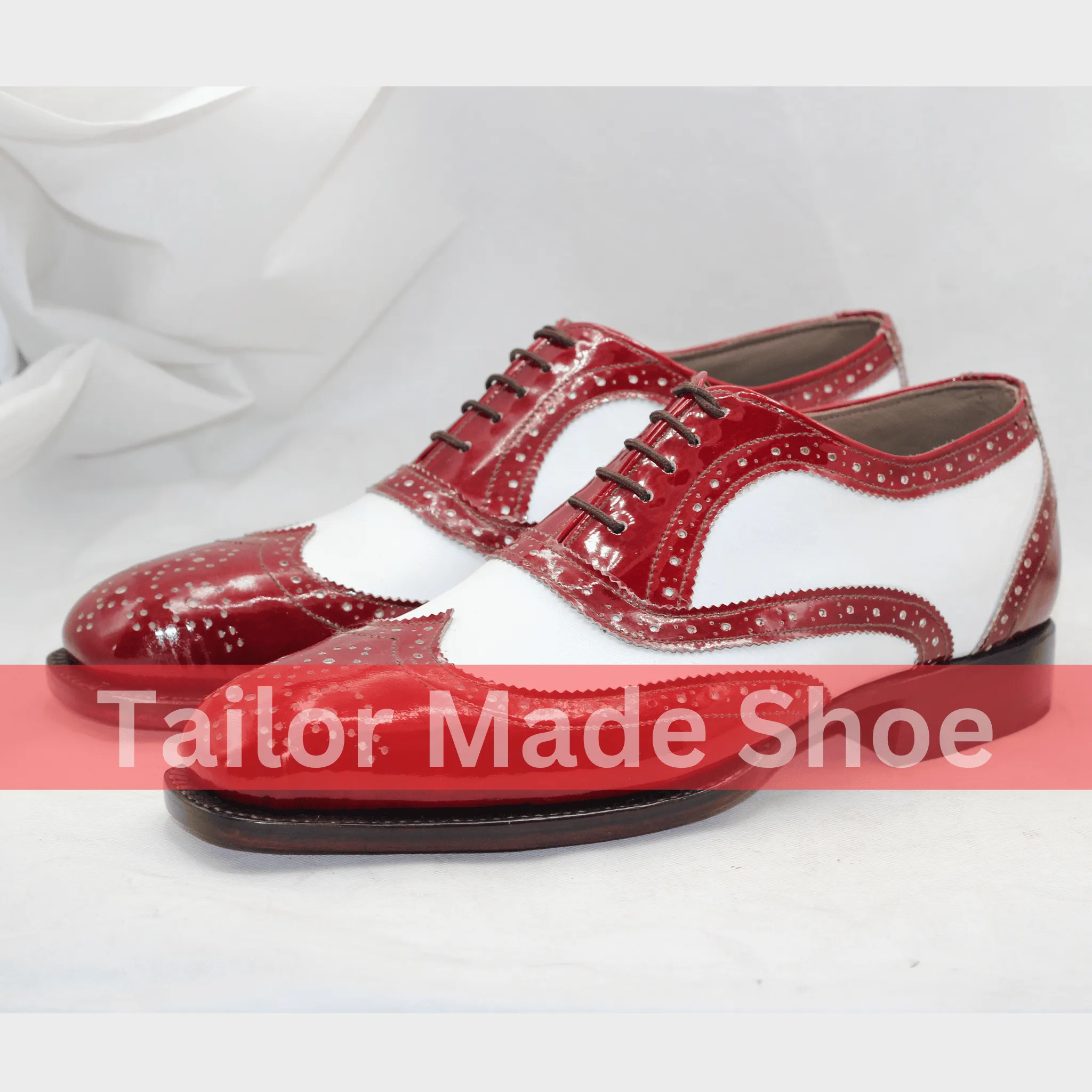 Two-Tone Red and White Wingtip Oxford Shoes – Handcrafted Elegance Luxury Men’s Brogue Shoes in Patent Leather