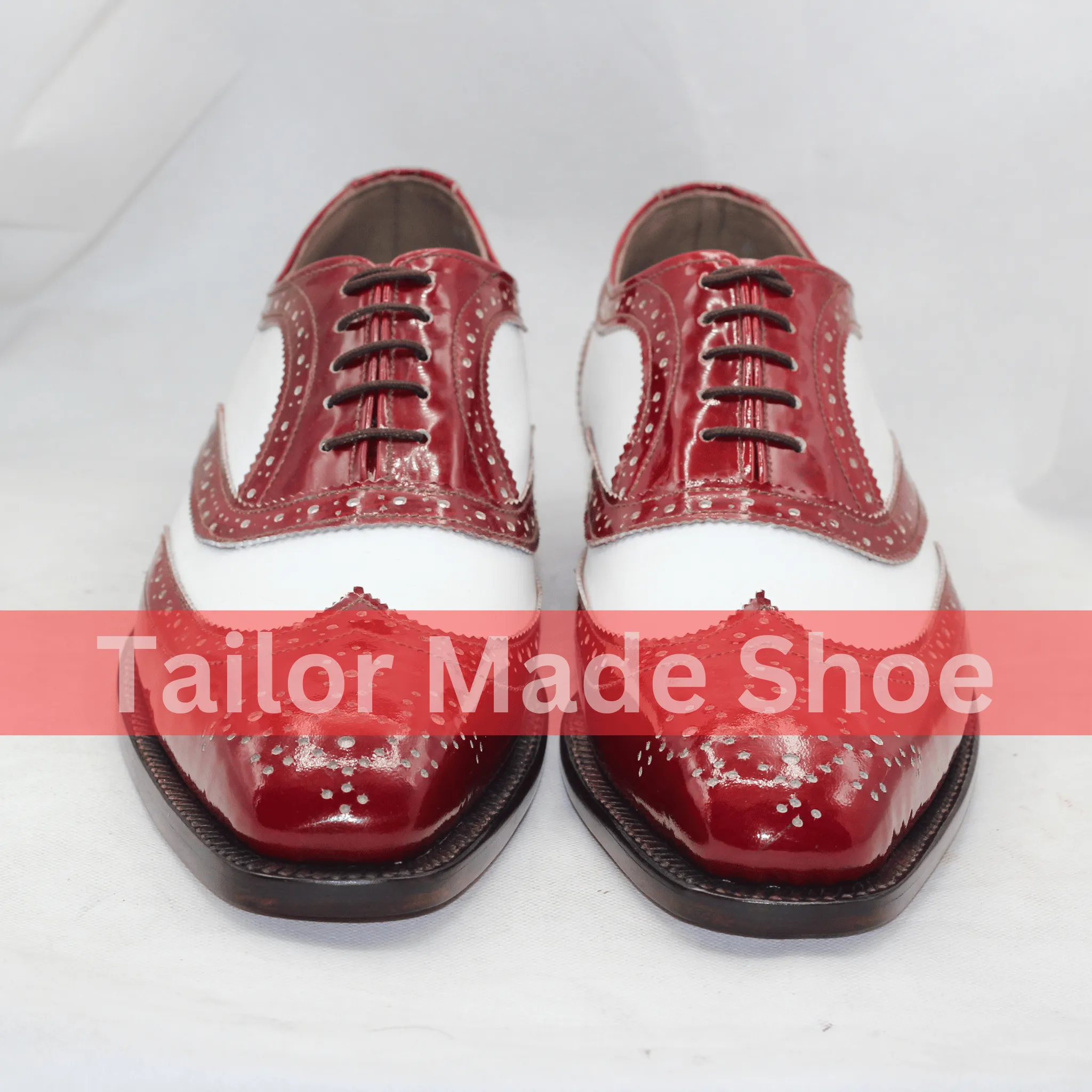 Two-Tone Red and White Wingtip Oxford Shoes – Handcrafted Elegance Luxury Men’s Brogue Shoes in Patent Leather