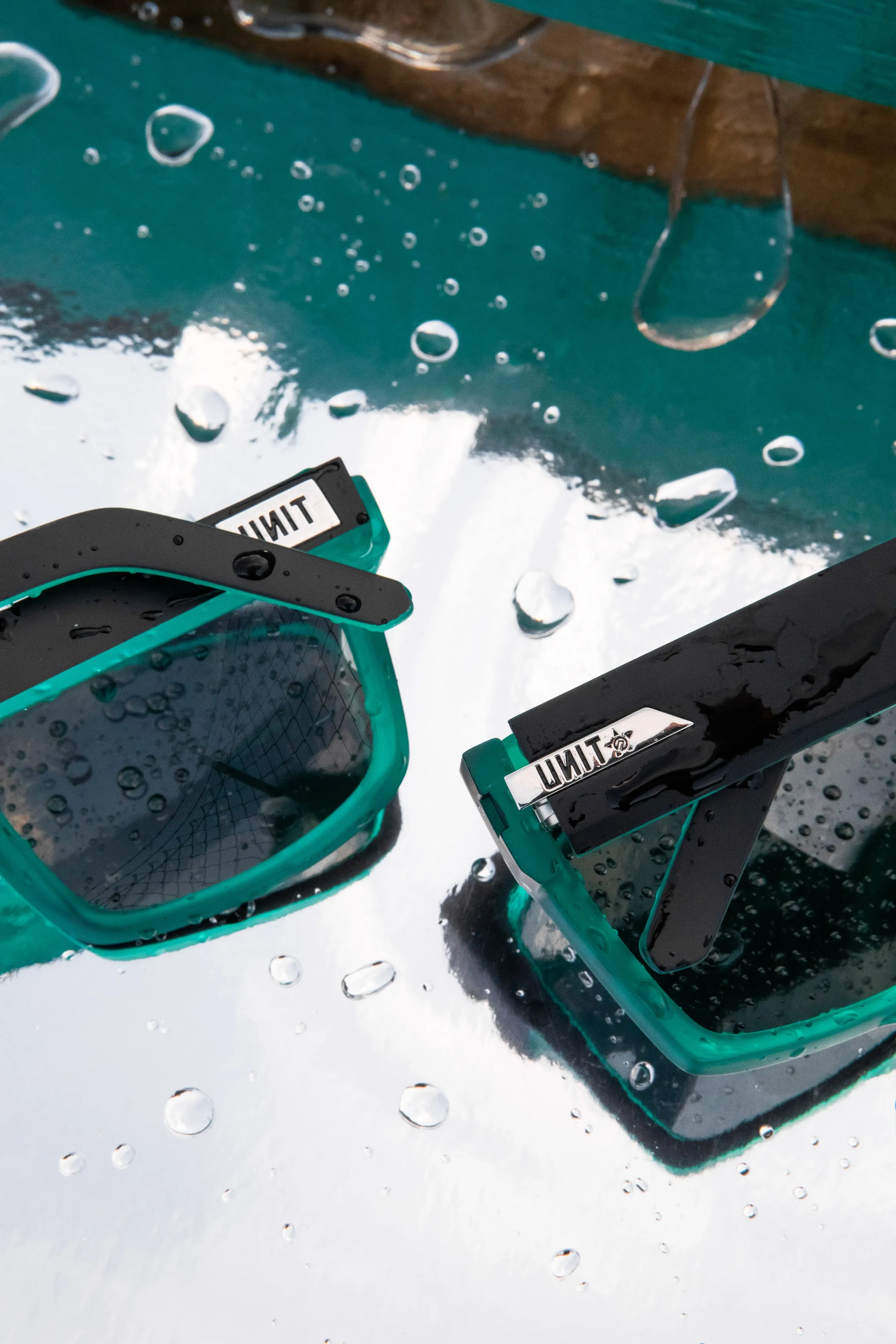 UNIT COMMAND SUNGLASSES - TEAL POLARISED