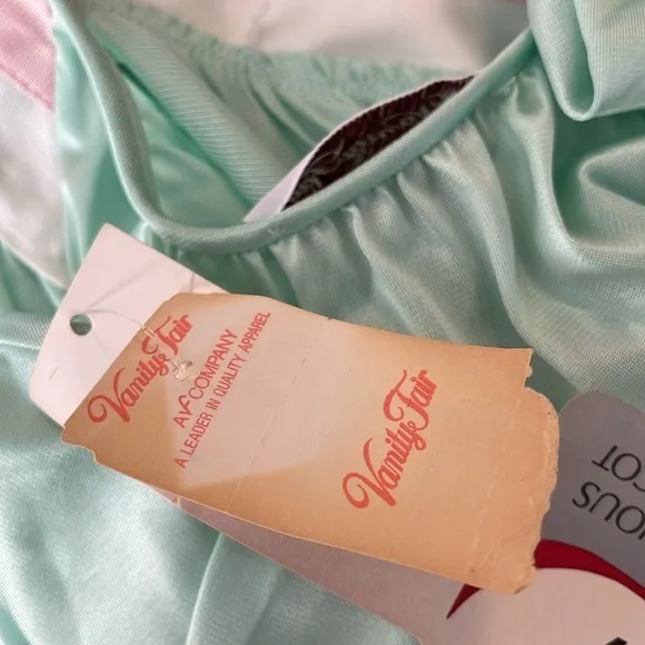Vanity Fair Vintage Sea‎ Foam Green Mint Pink White Nightgown NWT Size Medium