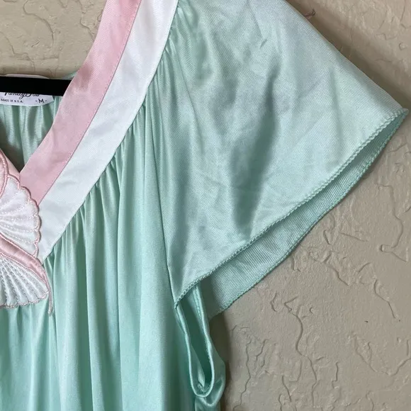Vanity Fair Vintage Sea‎ Foam Green Mint Pink White Nightgown NWT Size Medium