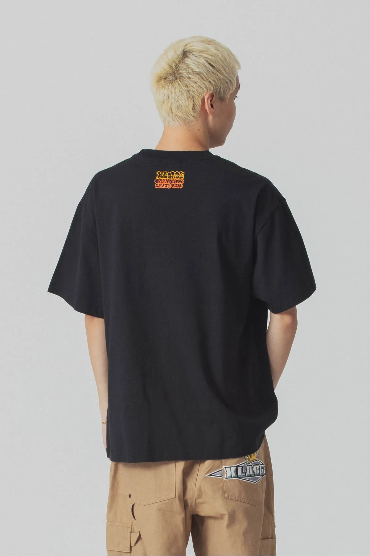 XLARGE x CSC VANDALISED POLICE CAR TEE - BLACK