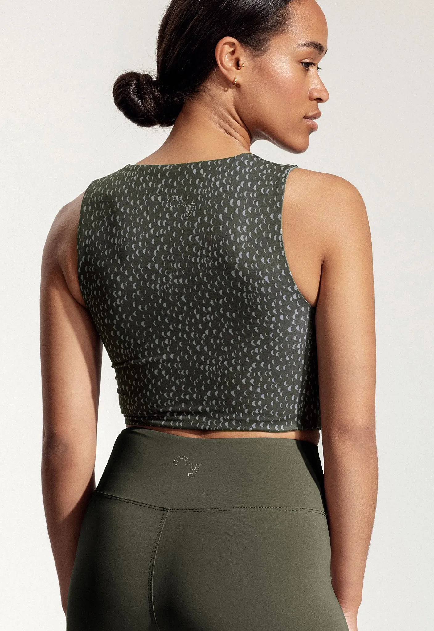 Yoga Oberteil „Amber“ mit Green Moon Print