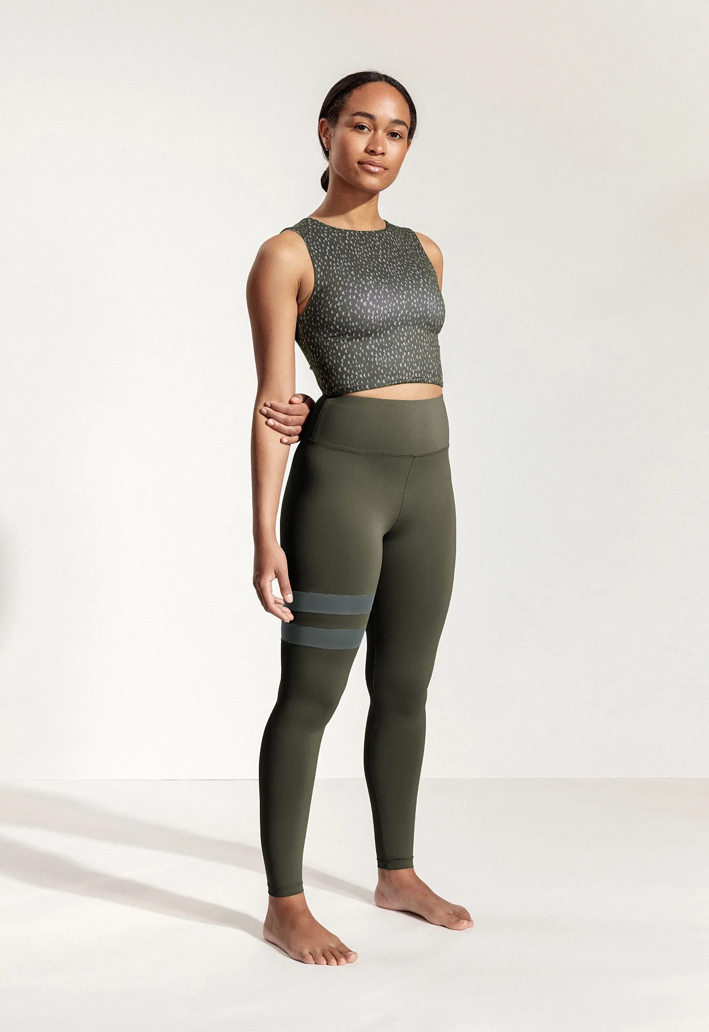 Yoga Oberteil „Amber“ mit Green Moon Print